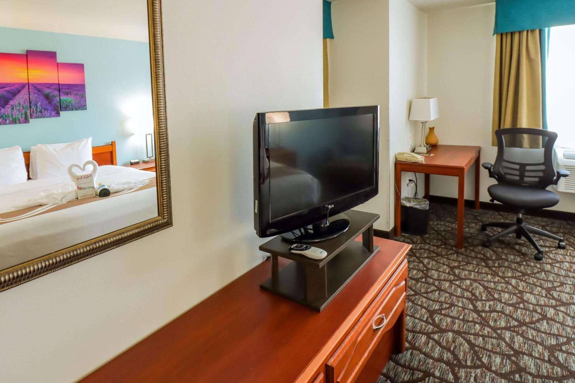 Quality Inn & Suites Sequim At Olympic National Park Exterior foto