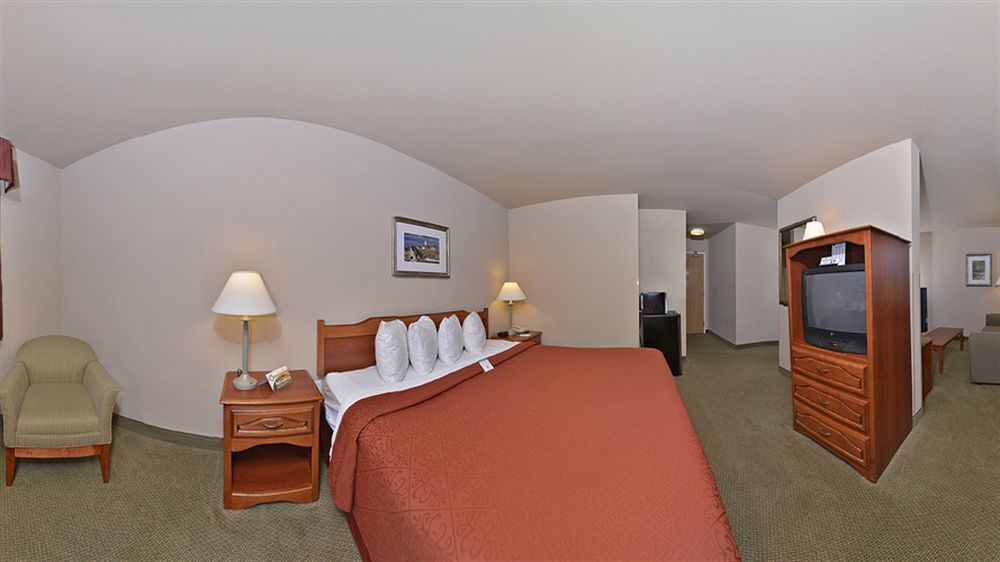 Quality Inn & Suites Sequim At Olympic National Park Exterior foto